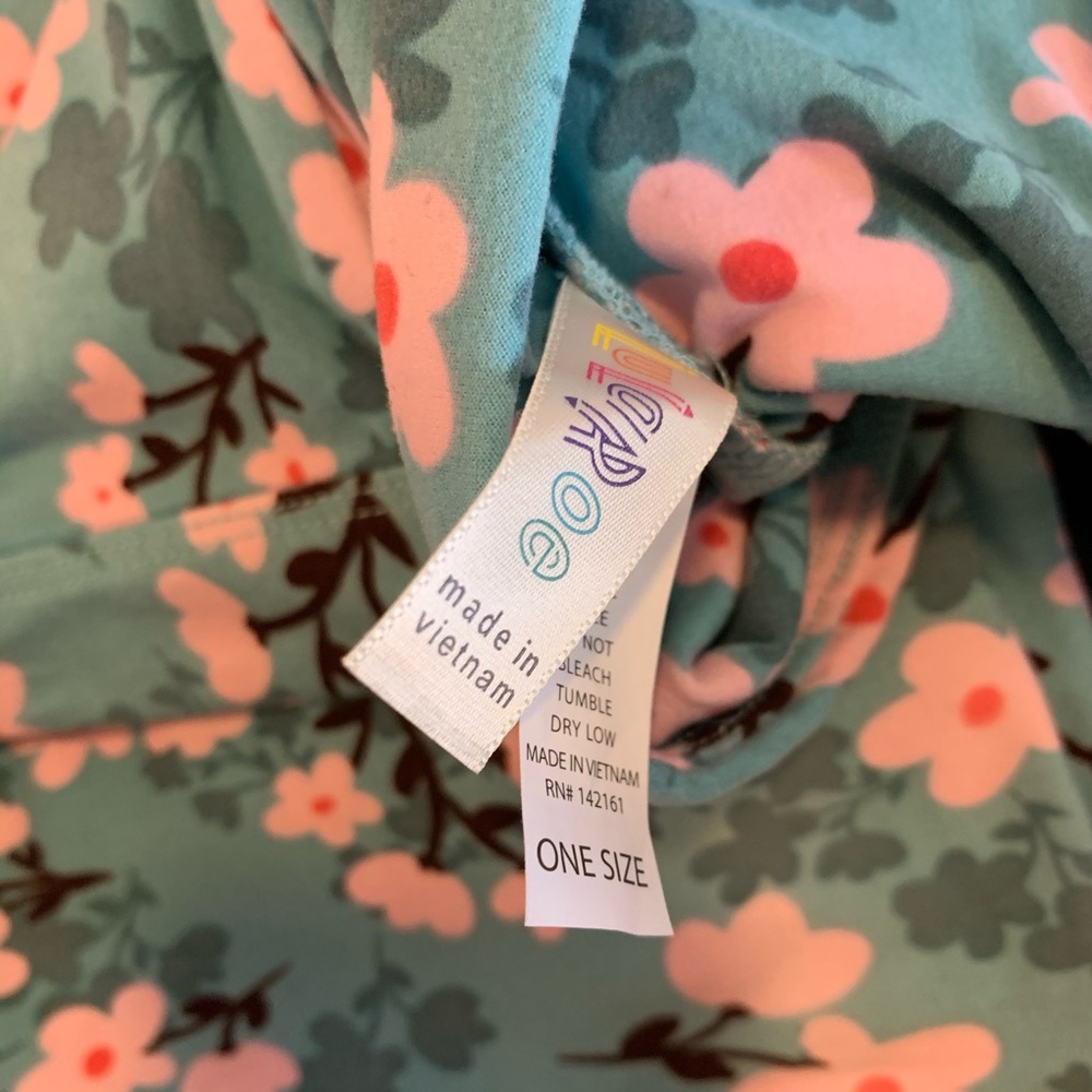 Solid Black Classic Tee Lularoe Bundle - image 6